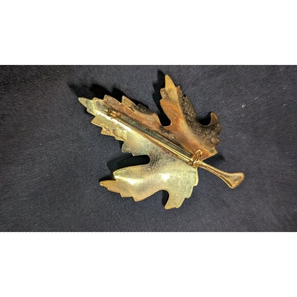 Vintage Maple Leaf Enamel Brooch Green  Gold tone Pin  Retro Jewelry - Picture 6 of 7